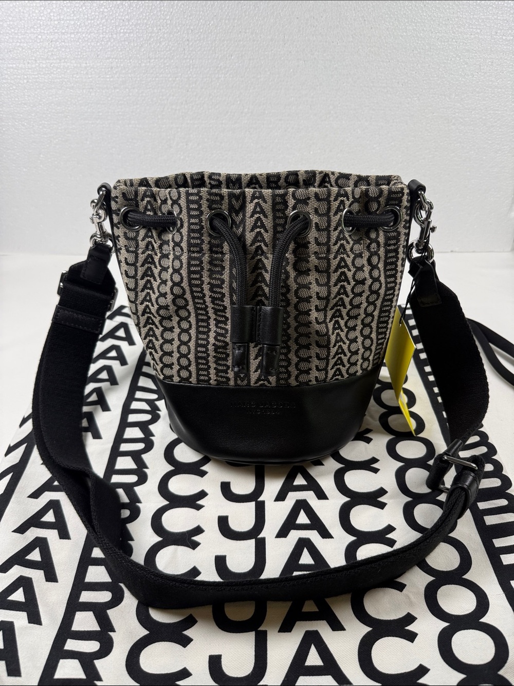 New Marc Jacobs Beige and Black Logo Drawstring Bucket Bag